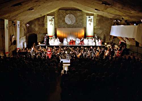 Scena zbiorowa "Madama Butterfly"